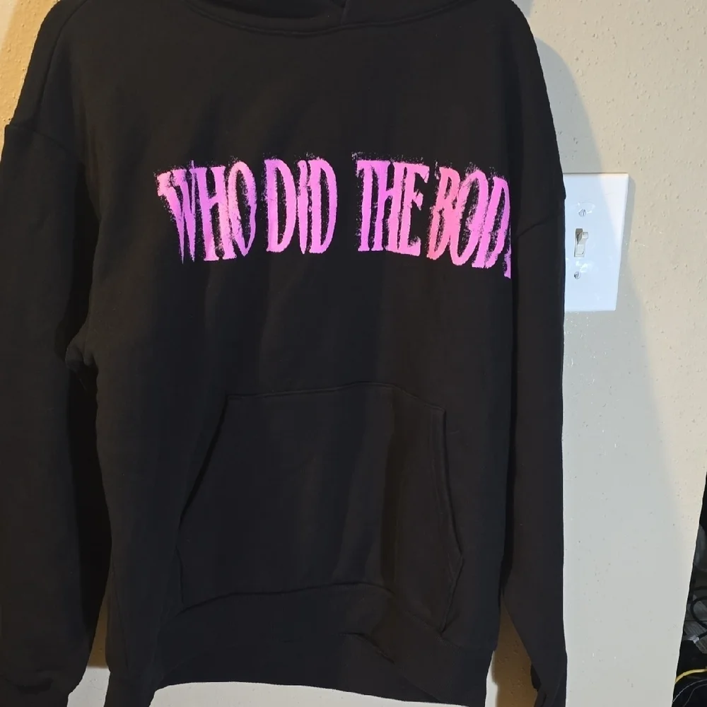 Monaleo  Did The Body tour Hoodie Size Laege